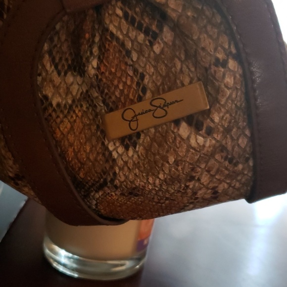 Purse - Picture 2 of 3